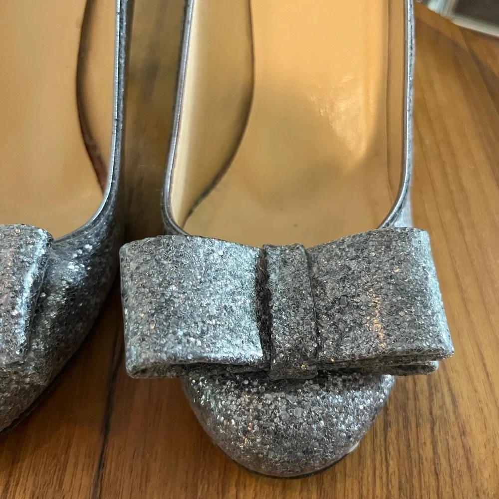 Kate Spade Silver Glitter Heels Size 7.5 Barbie Enchanted Metallic pump Fairy - Picture 3 of 9